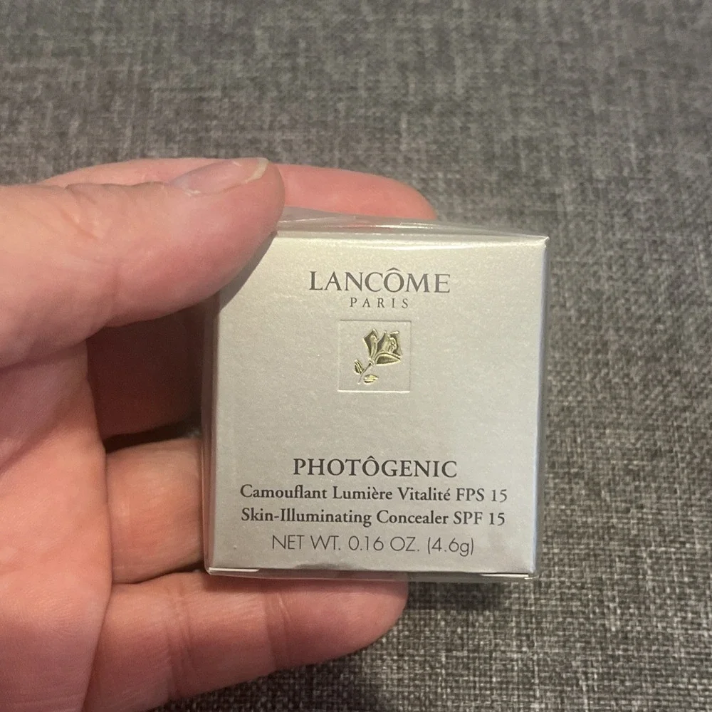 Lancome Photogenic Skin Illuminating Concealer SPF 15 Light Buff